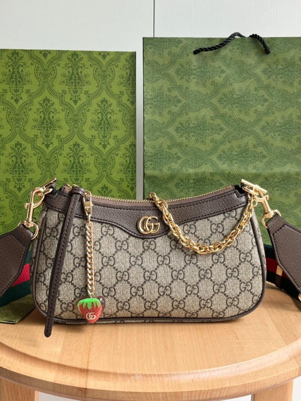 Gucci Ophidia Small Shoulder Bag In Brown